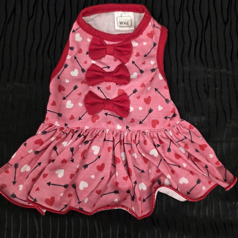 Simply Wag Dog Dress XS Pink Hearts & Arrows Bow Front Valentine Small Dog Outfi